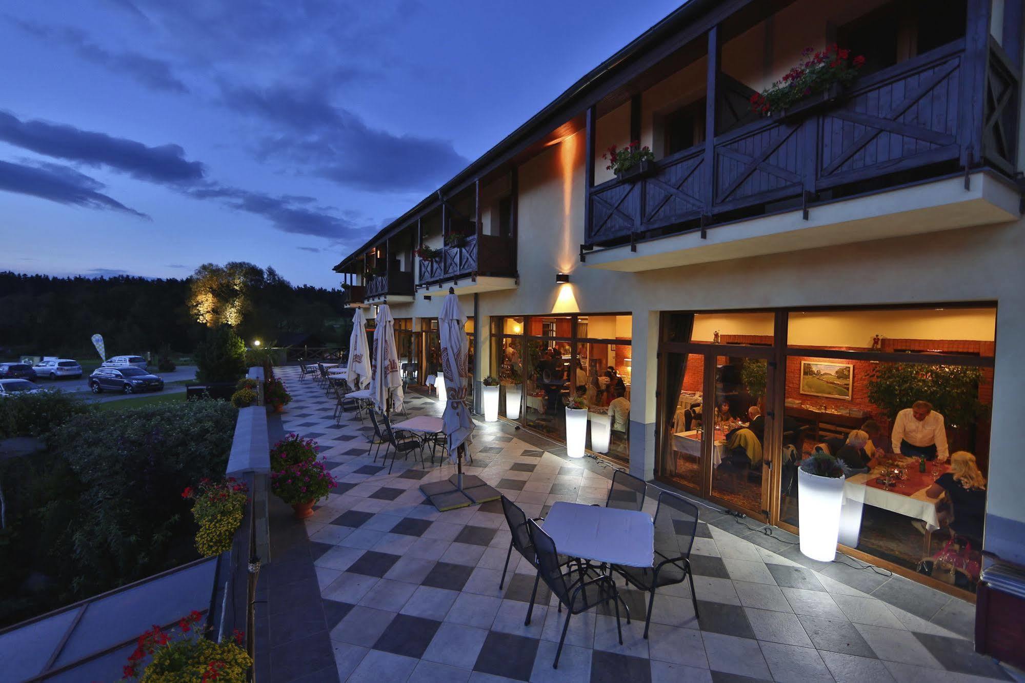 Hotel International Vel'ka Lomnica Exterior foto